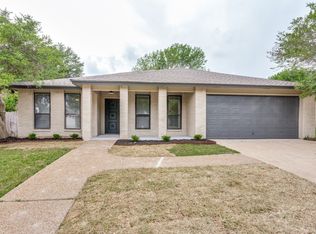 112 Grand Meadow Dr, Fort Worth, TX 76108