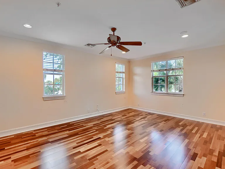 503 N Mallory Cir — Photo 10