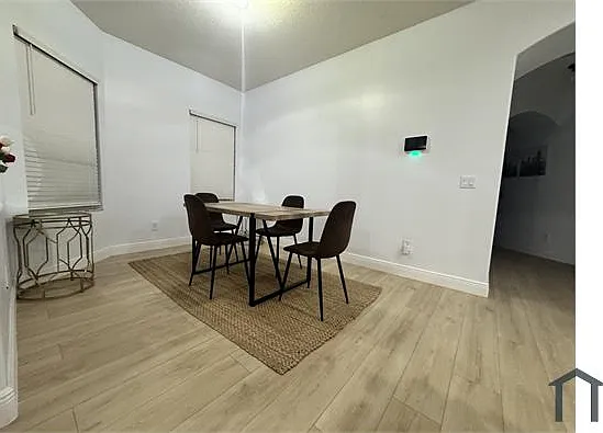 6907 Surrey Oak Dr — Photo 3