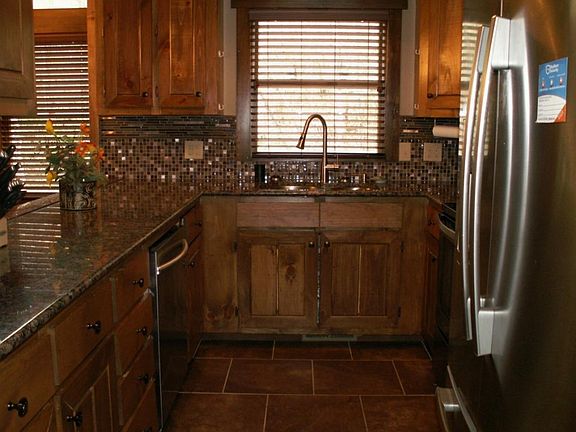 3rd image of 780 Mohawk Dr