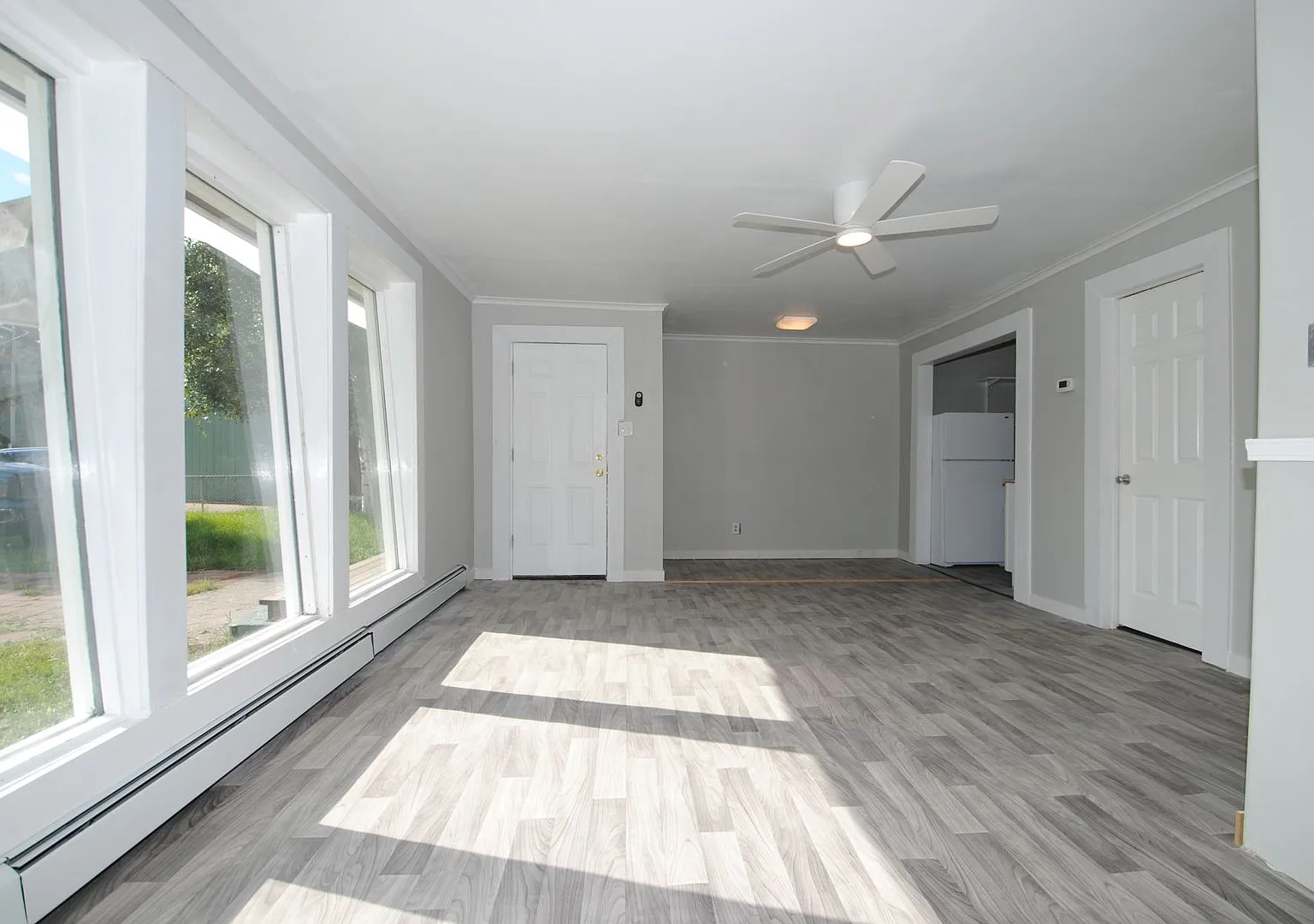 Farewell Avenue (230) — Photo 1