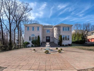 946 Seneca Rd, Great Falls, VA, 22066
