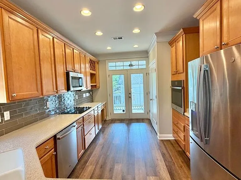 228 Village Grn — Photo 5