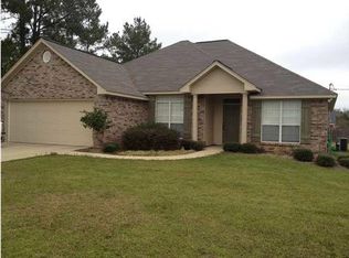 1107 3rd St SE, Magee, MS 39111