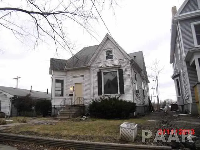 1805 N Peoria Ave photo 1