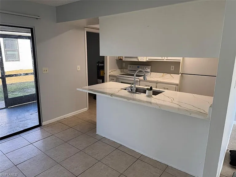3004 Santa Barbara Blvd #B — Photo 8