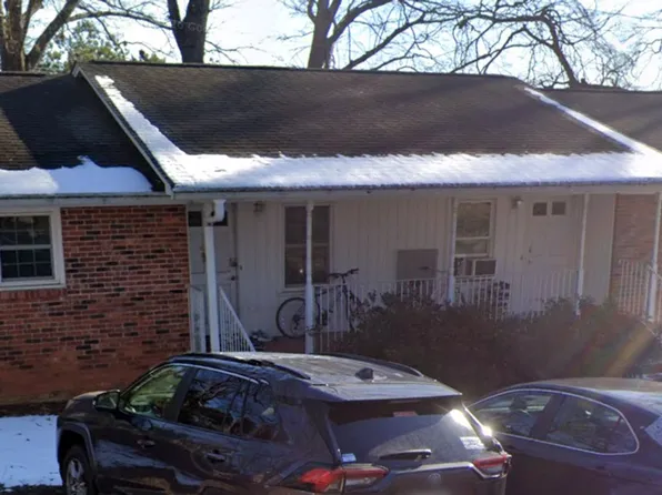 Crawford Court, 306
