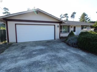 1520 20th St, Florence, OR 97439