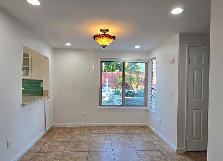 11352 Meadow Flower Pl — Photo 9
