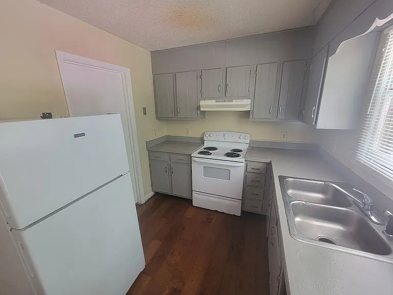 1511 Glenside Dr — Photo 8