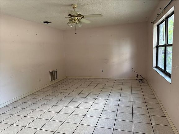 3rd image of 2479 KIMBERLY DRIVE