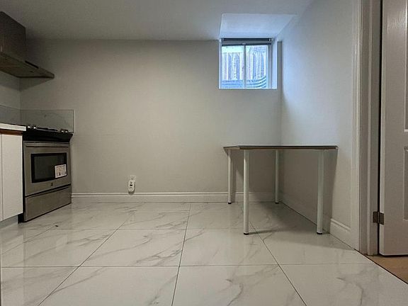 2nd image of 91 Bushmills Sq