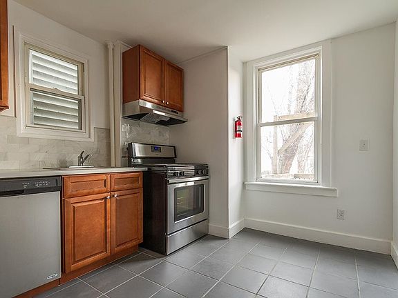 2nd image of 219 Bidwell Ave