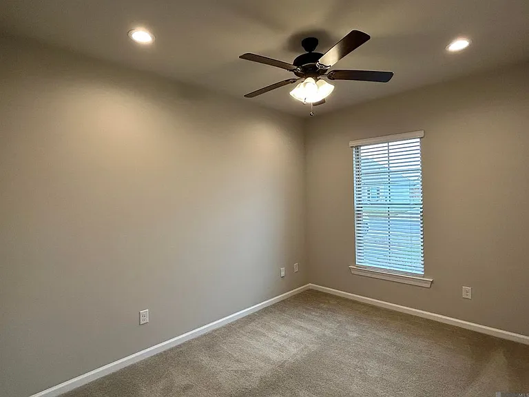 24280 Cliftmere Ave — Photo 13