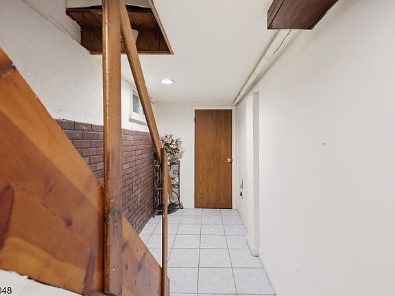 4th image of 23 Fillmore St