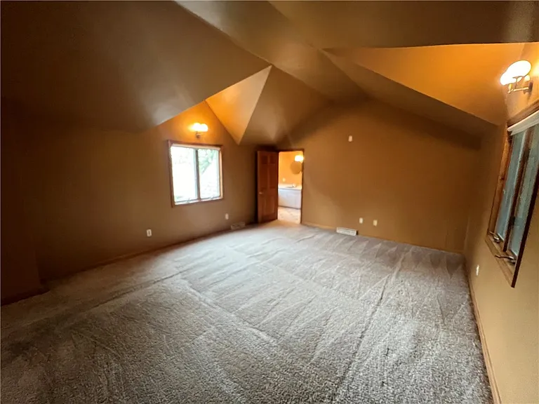 127 Westland Dr — Photo 23