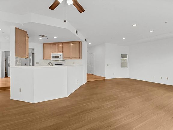 4th image of 1226 11th St Unit 2