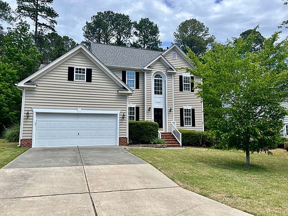 2nd image of 1820 Carnation Dr
