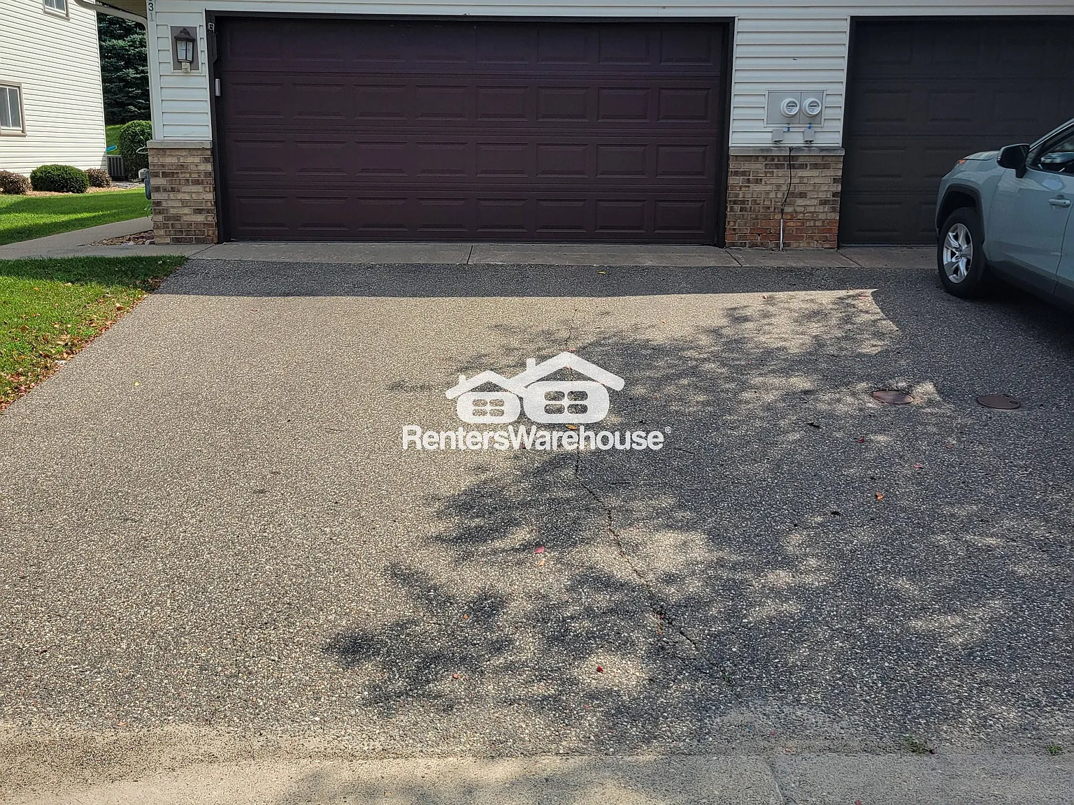 Very Nice 2 Bdrm 1 1/2 Bath Townhome In Brooklyn Center Available September 1st — Photo 2