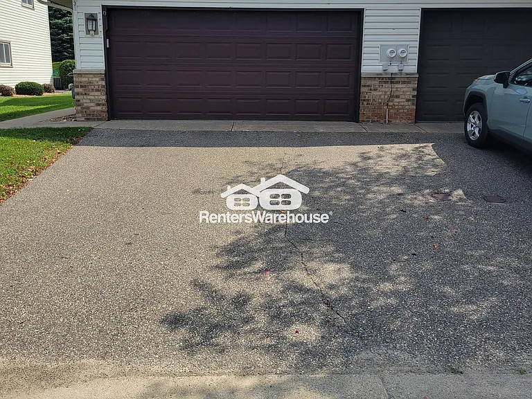 1331 67th Ln N — Photo 2