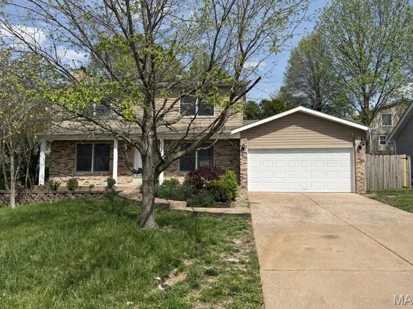 12228 Glenpark Dr, Maryland Heights, MO 63043