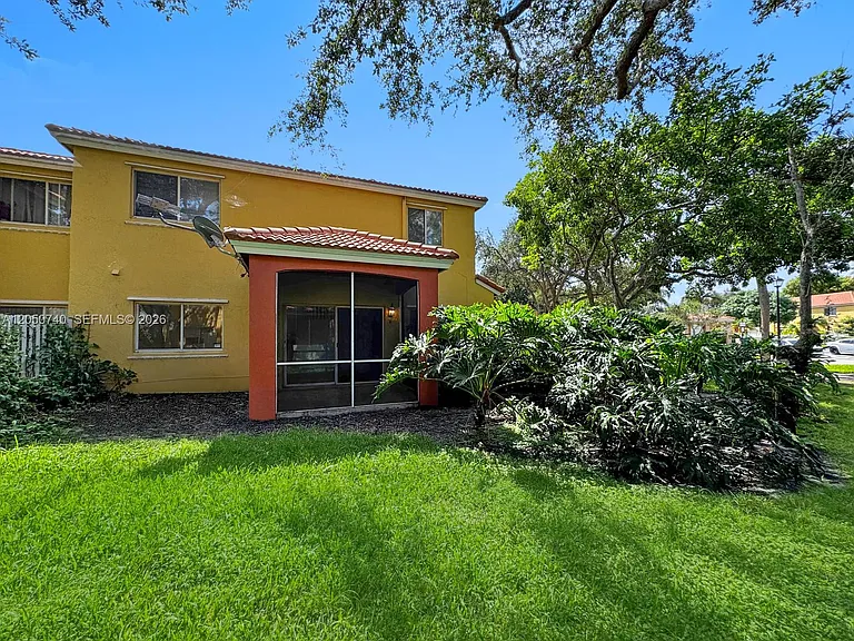 10341 SW 18th St — Photo 39