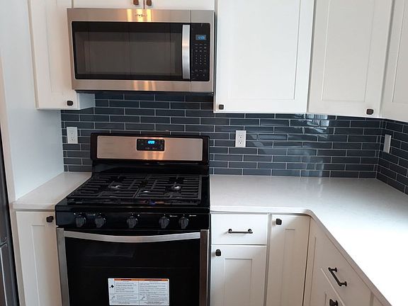 New appliances w/wine fridge