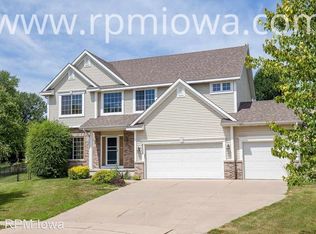 6400 Stanmore Ct, Johnston, IA 50131