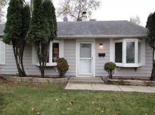 113 E Briarwood Dr, Streamwood, IL