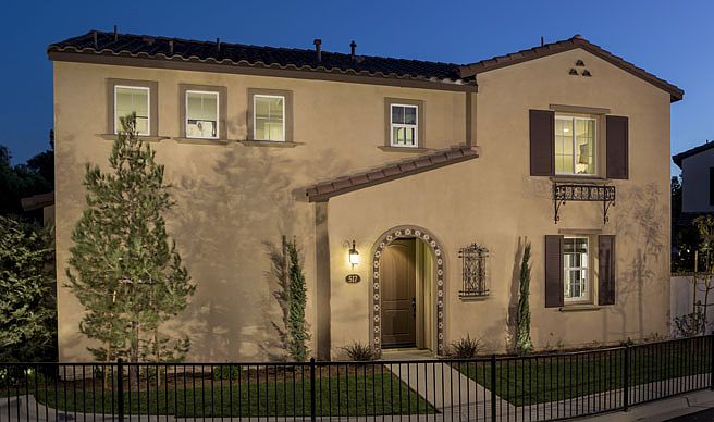1st image of 415 Encanto Ln