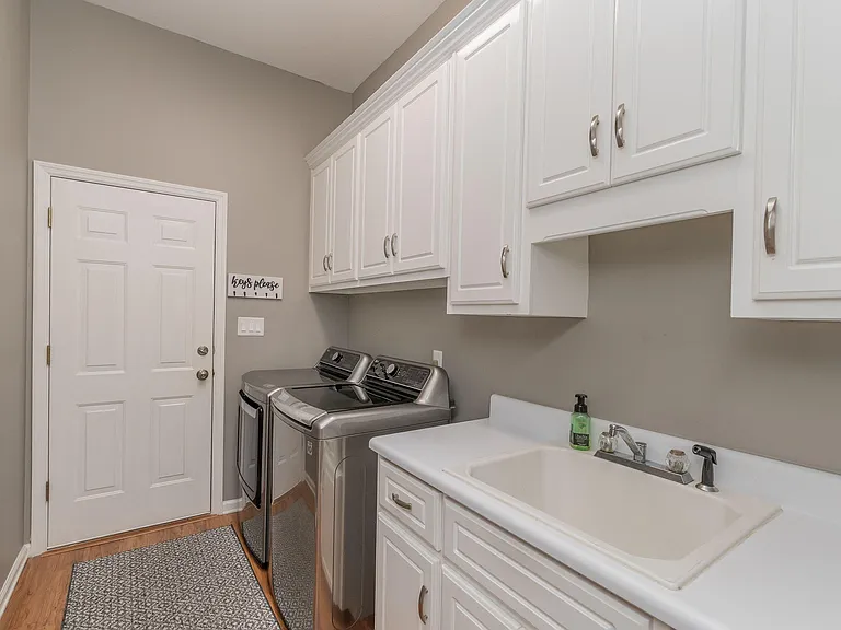 3169 Glenview Dr — Photo 39