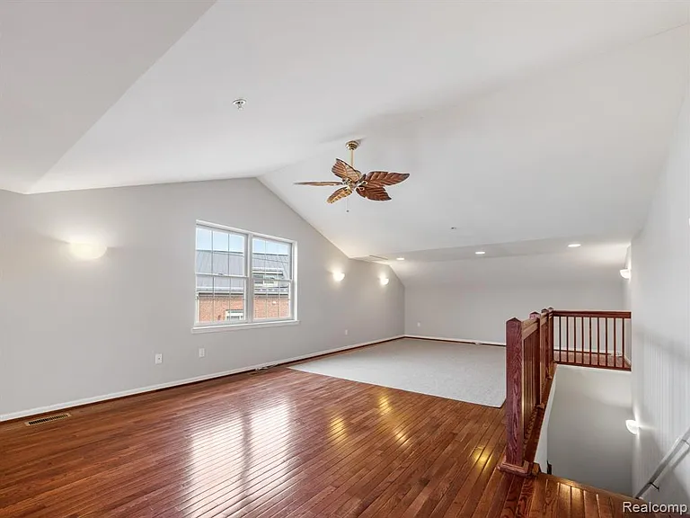 502 Graten St — Photo 19