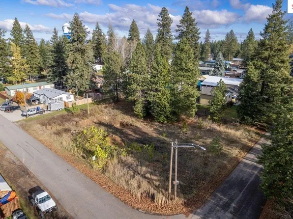 32028 N 7th Ave, Spirit Lake, ID 83869