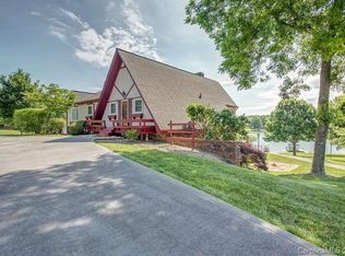 204 Harbor Point Dr, Cherryville, NC 28021