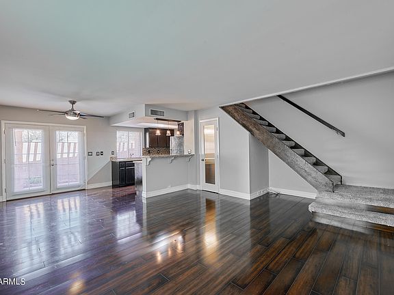 2nd image of 1125 E North Ln