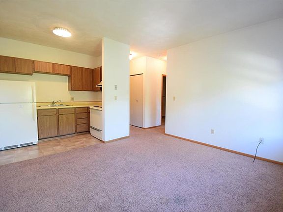 3rd image of 123 N 4th St APT B3