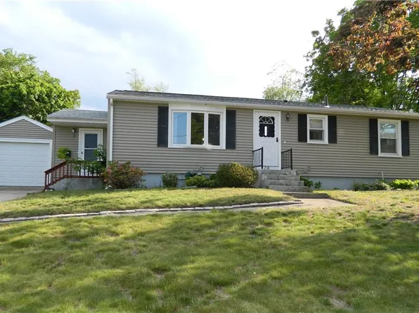 68 Zinnia Dr, Cranston, RI 02920