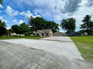 705 E Elm St, Fairbury, IL 61739
