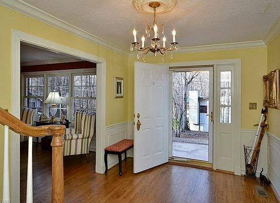 3rd image of 233 Dogwood Dr
