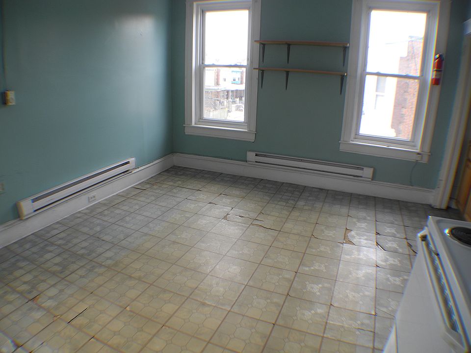 1st image of 5011 Chester Ave #2