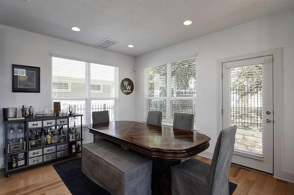 3 bed, 2.5 bath, 1884 sqft, $3,250 — Photo 4
