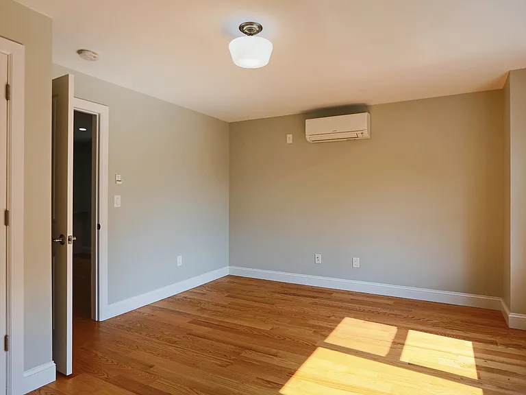 349 Mount Pleasant Avenue — Photo 14