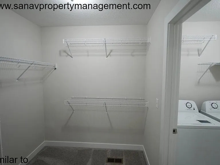 690 SE Mesa Dr — Photo 19