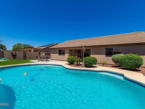2nd image of 15229 W Crocus Dr