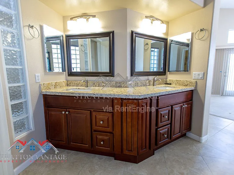 6152 W Irma Ln — Photo 33