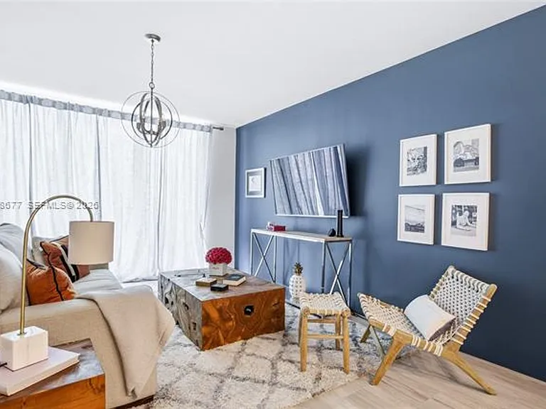 31 SE 5th St #2410 — Photo 4