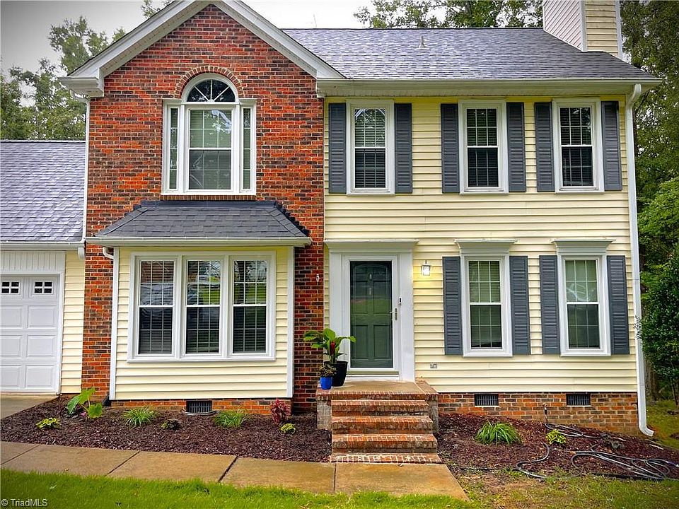1st image of 402 Sherwood Ct