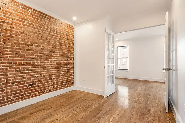 Rented by Compass | media 18