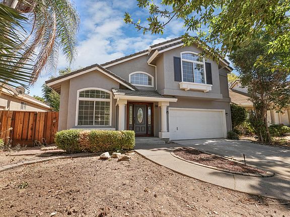 3rd image of 330 Falcon Ct