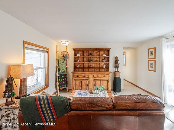 3rd image of 137 Ridge Trl